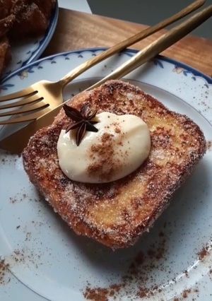 Una foto de Torrijas de leche con crema pastelera de chocolate blanco