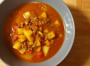 A picture of Goulash soup.