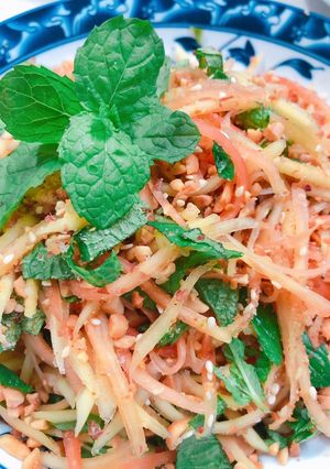 Hình của món Gỏi đu đủ ngày dịch.