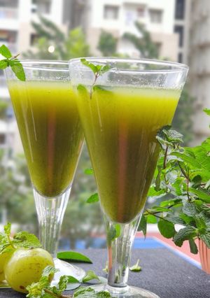 A picture of Amla Juice (Indian Gooseberry Juice).