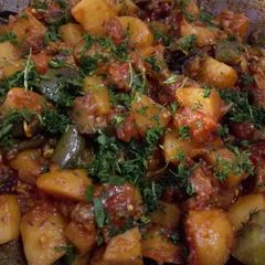 A picture of Aloo baigan dry sabji.