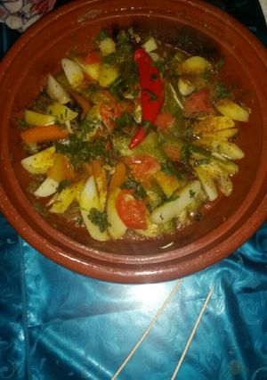 صورة لوصفة طاجين بالخضر ودجاج ممتاز