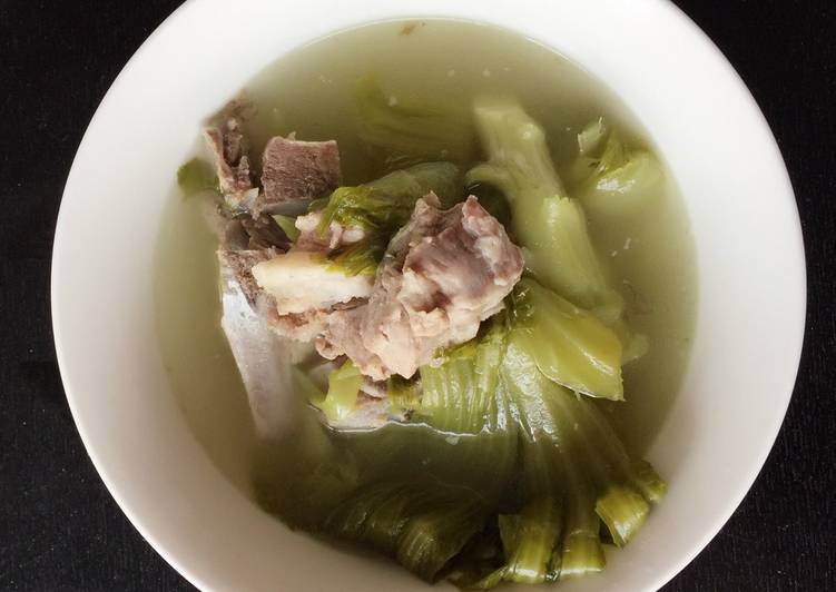 Green Mustard In Salted Fish With Pork Rib Soup