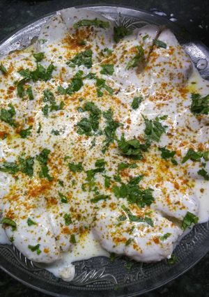 A picture of Dahi vada.