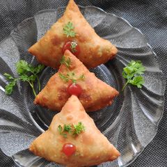 A picture of Wheat flour Samosa.