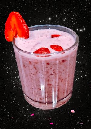 A picture of Strawberry Lassi 🍓.