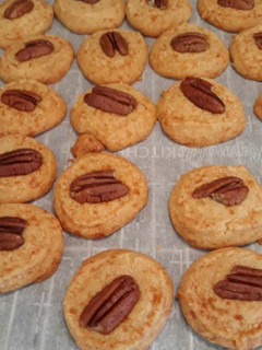 A picture of Savory Cheddar Cookies.
