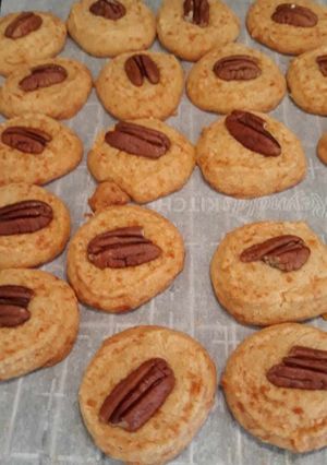 A picture of Savory Cheddar Cookies.