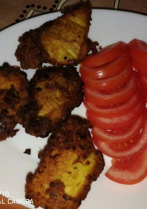 Una foto de “Pla Tod Kamin” (ปลาทอดขมิ้น), pescado frito con cúrcuma