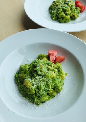 Foto di Cavatelli al pesto di avocado e asparagi