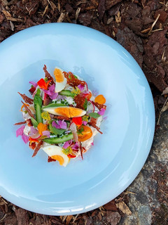 Foto de Salada de batata com legumes da época, ovo e molho de iogurte grego e Camembert
