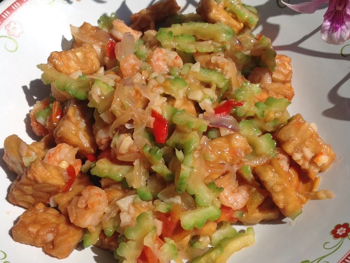 Langkah Gampang Membikin Resep Tumis Tempe Pare Udang Pedas yang Uenak Anti Ribet, Mantap Sekali