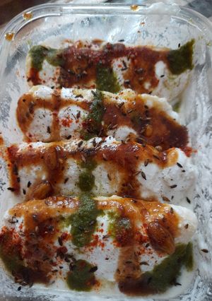 दही गुझिया (Dahi gujiya recipe in hindi) रेसिपी मुख्य फोटो