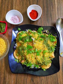 मसाला सेव पूरी (Masala sev puri recipe in Hindi) रेसिपी मुख्य फोटो