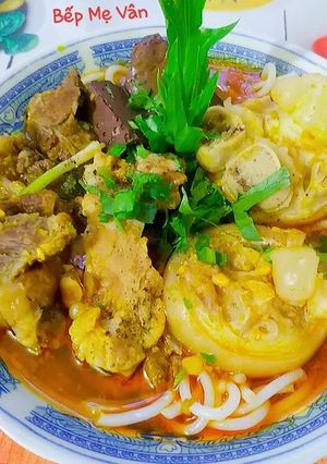 Hình của món Bún bò giò heo.