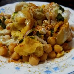 A picture of Street style chaat.