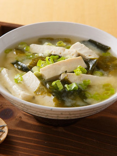 【家樂福廚房】高鈣料理》小魚乾豆腐味噌湯 的食譜成品照片