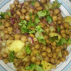 A picture of Masala Chana Chaat.