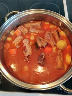 Una foto de Patatas guisadas con costillas