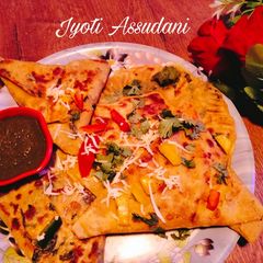 A picture of Pizza paratha.