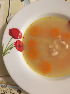 A picture of White bean soup.