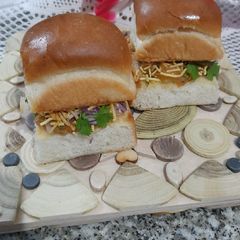 A picture of Dabeli.