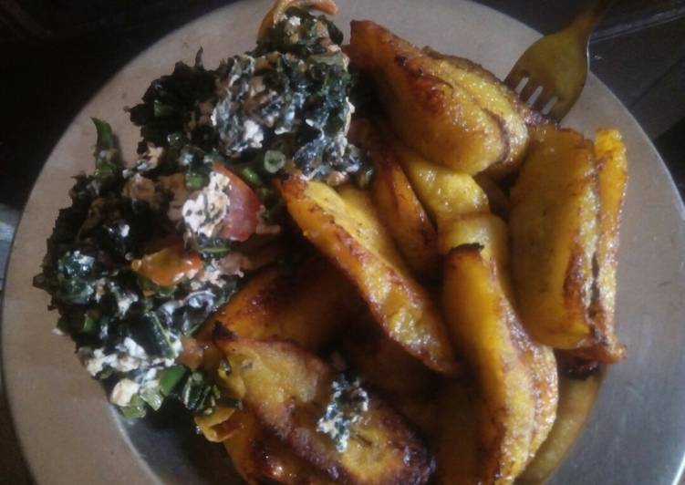 Simple Way to Prepare Perfect Fried plaintain with eggs and veggies