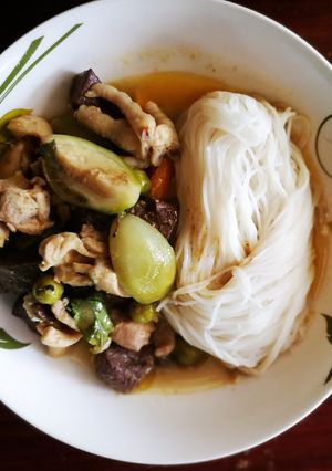 รูปของ ขนมจีนแกงเขียวหวานไก่