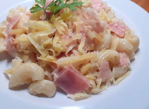 Una foto de Fideos con Crema, Jamón y Queso