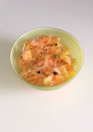 Фото Квашеная капуста "С яблоками".
