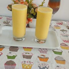 A picture of Alphonso Mango with venila ice cream shake.