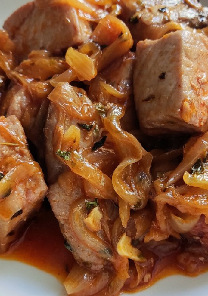 Una foto de Atún encebollado