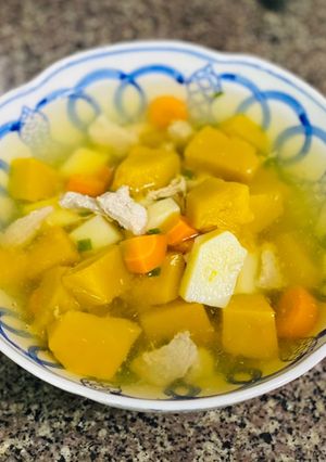 Hình của món Canh Cà Rốt Khoai Tây Bí Đỏ.