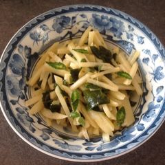 Potato and wakame salad with Japanese twist A picture of Potato and wakame salad with Japanese twist.