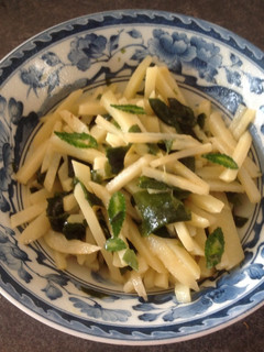 A picture of Potato and wakame salad with Japanese twist.