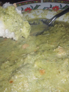 Una foto de Mole verde con pollo