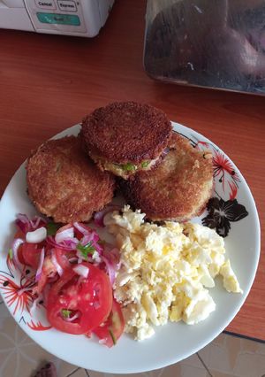 A picture of Deep fried stuffed bread #breakfastcontest#.
