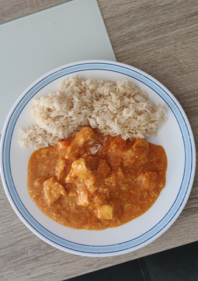 Una foto de Pollo con curry light