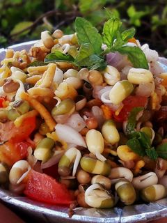 मूंग मस्त भेल (Moong Mast Bhel recipe in Hindi) रेसिपी मुख्य फोटो