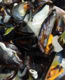 Mejillones al vapor/Músculs bullits amb ceba
