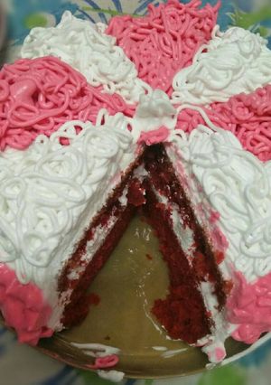 A picture of RedVelvet cake.. Post 1 #anniversary.