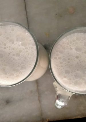 A picture of Almond shake in coffie taste.