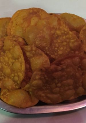 તીખી પૂરી રેસીપી મુખ્ય ફોટો