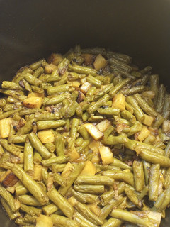 A picture of Burnt Onions with Green Beans and Potatoes.