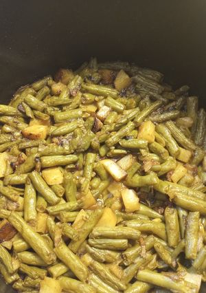 A picture of Burnt Onions with Green Beans and Potatoes.