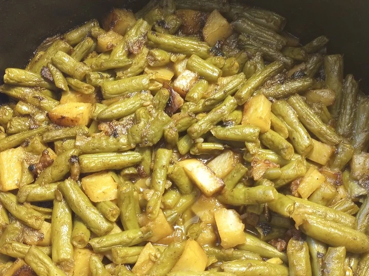 Easy Way Make Burnt Onions with Green Beans and Potatoes the So Delicious Appealing