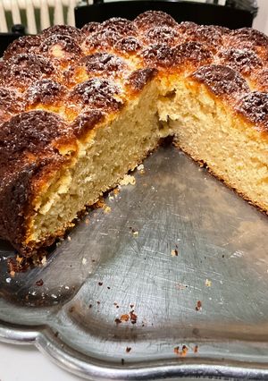Une photo de Gâteau au skyr, grenadine et amandes