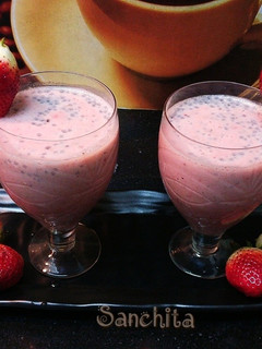 A picture of Banana Strawberry Sabja Smoothie.