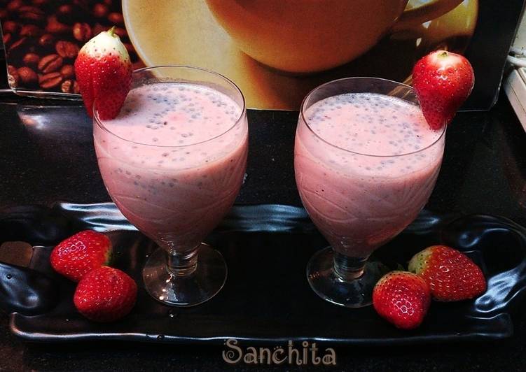 How to Prepare Super Quick Homemade Banana Strawberry Sabja Smoothie