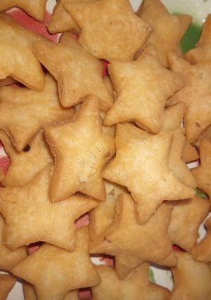 A picture of Suji snacks.